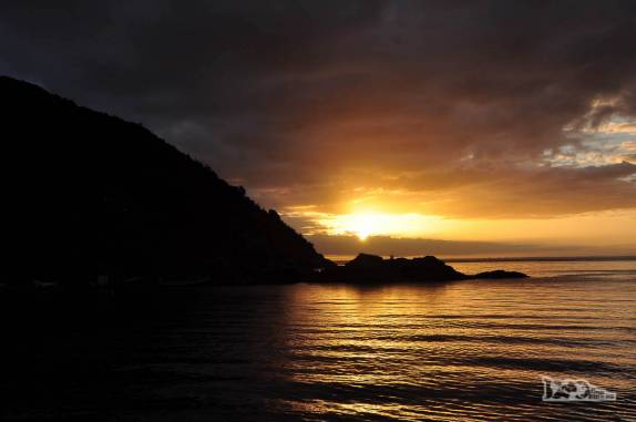 Final (ou começo) da Carretera Austral, o sol se põe perto das 21:30, quando quase chegávamos a Puerto Montt, no sul do Chile